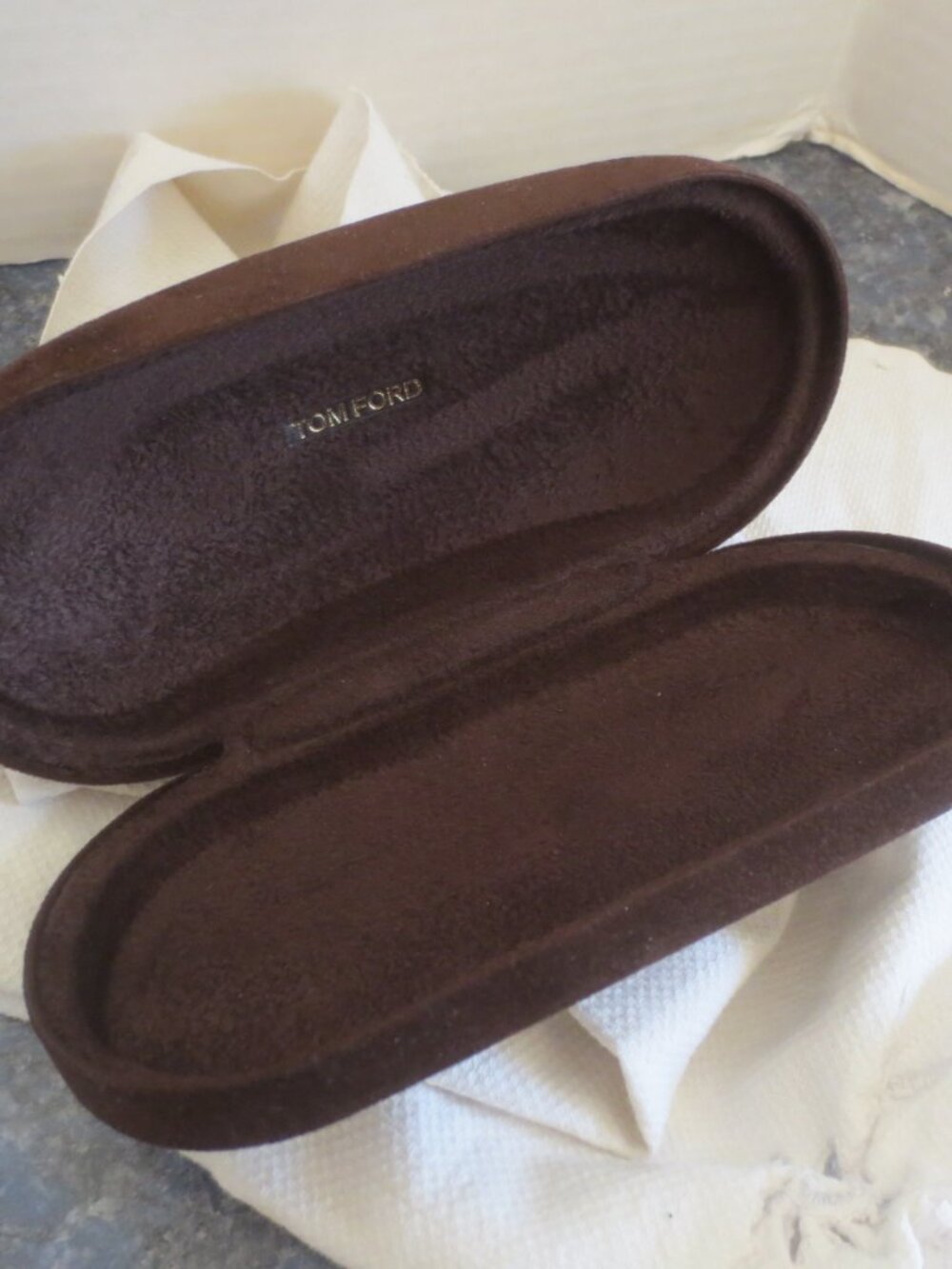 Tom Ford Velvety Felt Covered Brown Clamshell Sunglasses Eyeglass Hardshell Case